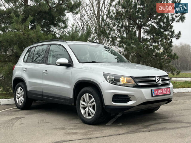 Серый Фольксваген Тигуан, объемом двигателя 2 л и пробегом 172 тыс. км за 10990 $, фото 2 на Automoto.ua