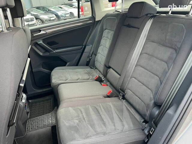 Серый Фольксваген Тигуан, объемом двигателя 2 л и пробегом 250 тыс. км за 22680 $, фото 36 на Automoto.ua