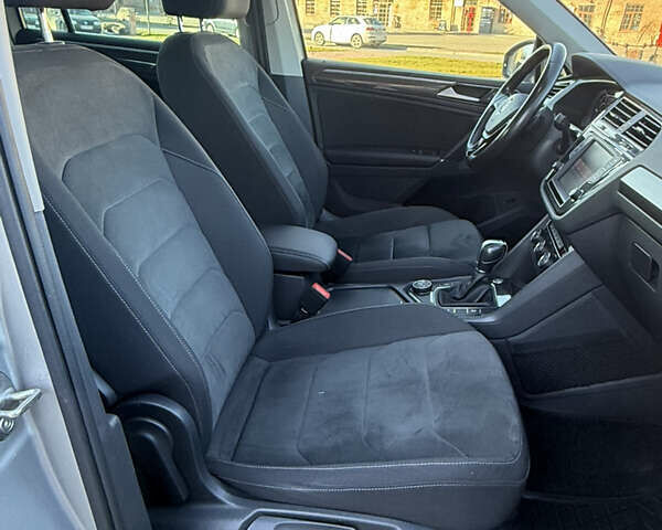 Серый Фольксваген Тигуан, объемом двигателя 2 л и пробегом 224 тыс. км за 25700 $, фото 66 на Automoto.ua