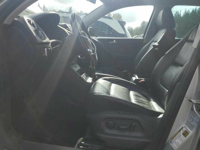 Серый Фольксваген Тигуан, объемом двигателя 2 л и пробегом 111 тыс. км за 1700 $, фото 6 на Automoto.ua