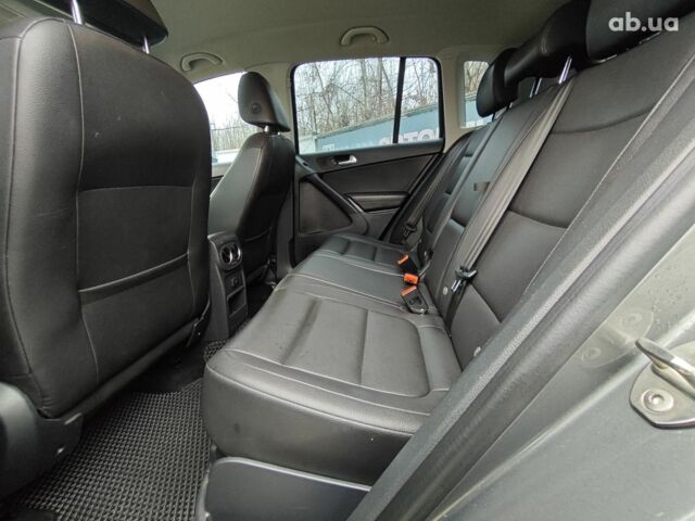 Сірий Фольксваген Тігуан, об'ємом двигуна 0 л та пробігом 207 тис. км за 13200 $, фото 12 на Automoto.ua