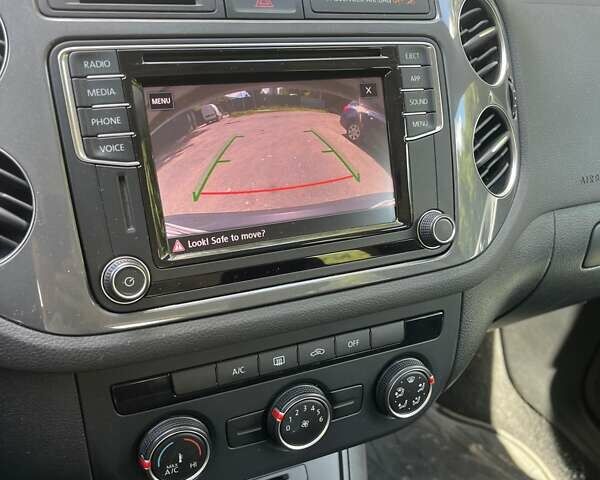 Серый Фольксваген Тигуан, объемом двигателя 1.98 л и пробегом 120 тыс. км за 15700 $, фото 7 на Automoto.ua