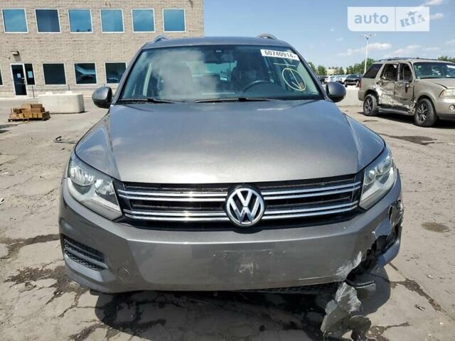 Серый Фольксваген Тигуан, объемом двигателя 2 л и пробегом 112 тыс. км за 3000 $, фото 1 на Automoto.ua