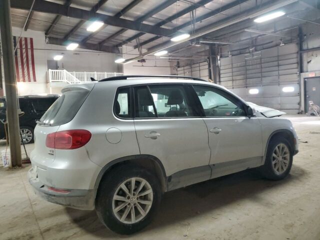 Сірий Фольксваген Тігуан, об'ємом двигуна 2 л та пробігом 187 тис. км за 6900 $, фото 5 на Automoto.ua