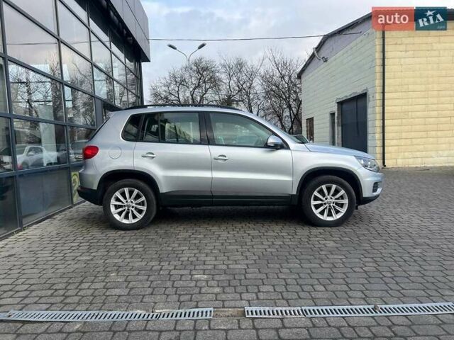 Сірий Фольксваген Тігуан, об'ємом двигуна 2 л та пробігом 196 тис. км за 13300 $, фото 7 на Automoto.ua
