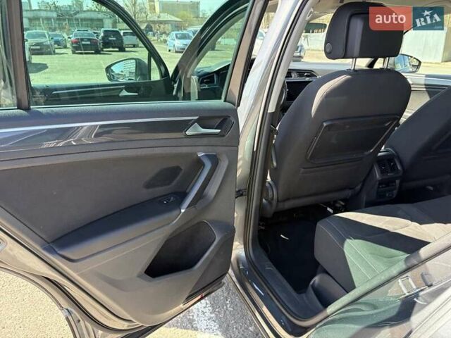 Серый Фольксваген Тигуан, объемом двигателя 1.98 л и пробегом 116 тыс. км за 28000 $, фото 20 на Automoto.ua