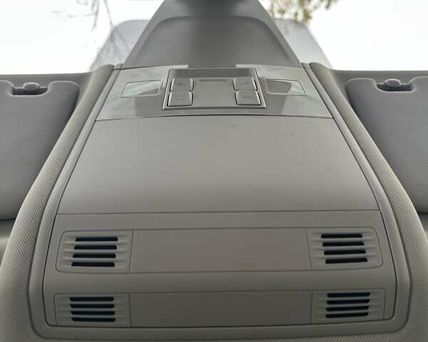 Серый Фольксваген Тигуан, объемом двигателя 1.97 л и пробегом 165 тыс. км за 25999 $, фото 26 на Automoto.ua