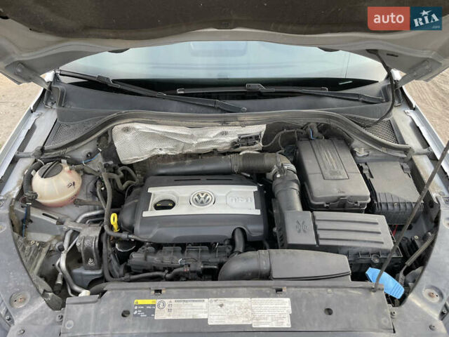 Сірий Фольксваген Тігуан, об'ємом двигуна 1.98 л та пробігом 199 тис. км за 12700 $, фото 17 на Automoto.ua