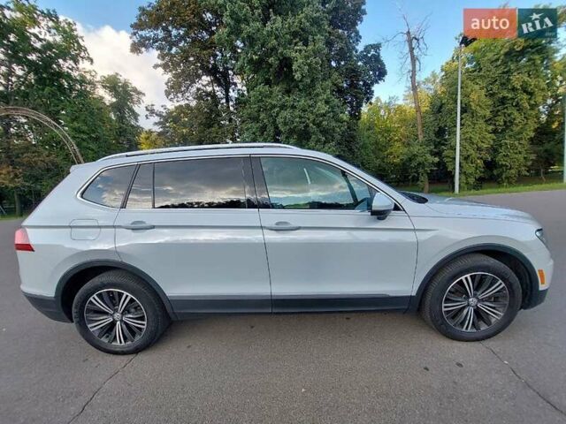 Сірий Фольксваген Тігуан, об'ємом двигуна 1.98 л та пробігом 163 тис. км за 24000 $, фото 19 на Automoto.ua