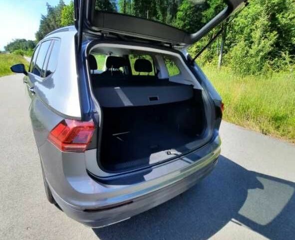 Сірий Фольксваген Тігуан, об'ємом двигуна 2 л та пробігом 105 тис. км за 11000 $, фото 7 на Automoto.ua