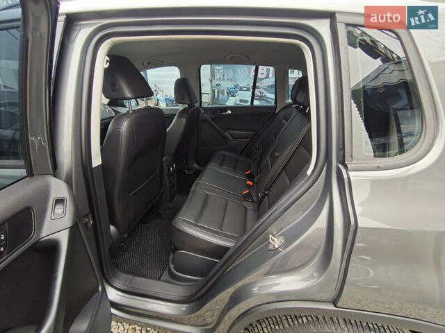 Серый Фольксваген Тигуан, объемом двигателя 1.98 л и пробегом 207 тыс. км за 13200 $, фото 11 на Automoto.ua