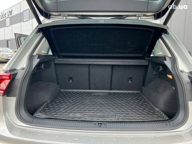 Серый Фольксваген Тигуан, объемом двигателя 2 л и пробегом 250 тыс. км за 22680 $, фото 41 на Automoto.ua