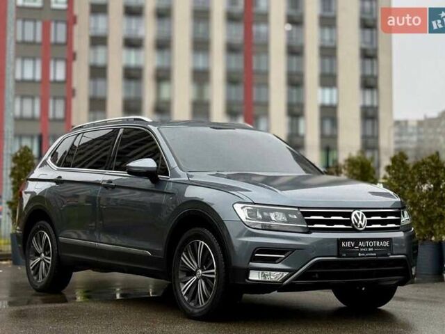 Серый Фольксваген Тигуан, объемом двигателя 2 л и пробегом 155 тыс. км за 18500 $, фото 6 на Automoto.ua