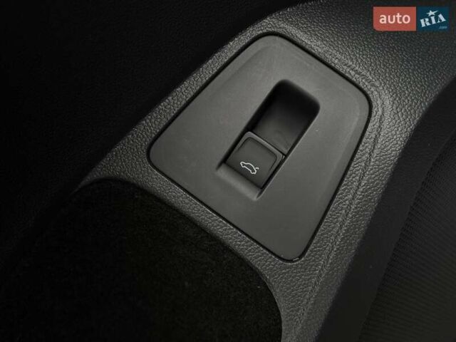 Сірий Фольксваген Тігуан, об'ємом двигуна 1.98 л та пробігом 152 тис. км за 18400 $, фото 32 на Automoto.ua