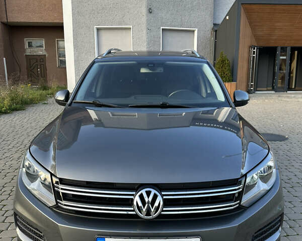 Сірий Фольксваген Тігуан, об'ємом двигуна 1.98 л та пробігом 158 тис. км за 13999 $, фото 2 на Automoto.ua