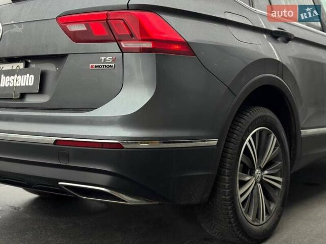 Сірий Фольксваген Тігуан, об'ємом двигуна 1.98 л та пробігом 152 тис. км за 18400 $, фото 26 на Automoto.ua