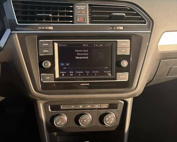 Сірий Фольксваген Тігуан, об'ємом двигуна 1.98 л та пробігом 116 тис. км за 18500 $, фото 19 на Automoto.ua