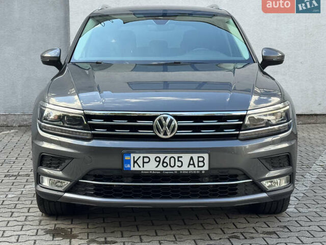 Серый Фольксваген Тигуан, объемом двигателя 2 л и пробегом 197 тыс. км за 22900 $, фото 2 на Automoto.ua