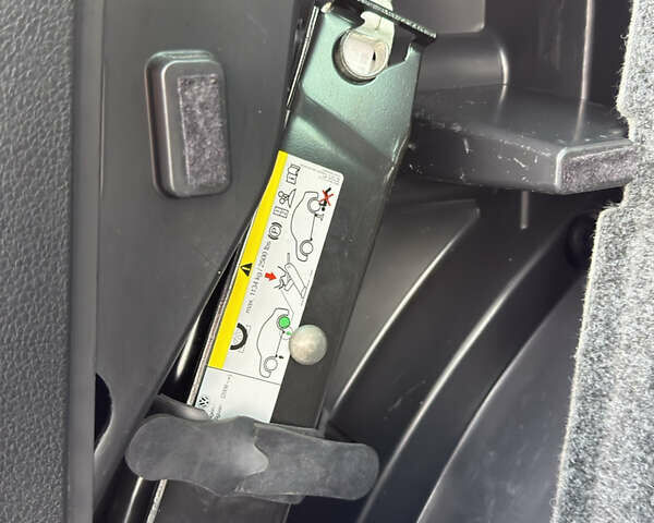 Серый Фольксваген Тигуан, объемом двигателя 2 л и пробегом 181 тыс. км за 15000 $, фото 53 на Automoto.ua