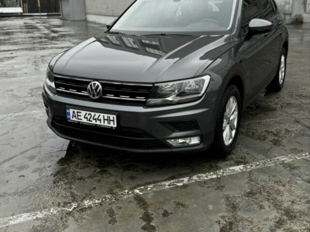 Сірий Фольксваген Тігуан, об'ємом двигуна 2 л та пробігом 117 тис. км за 22500 $, фото 1 на Automoto.ua