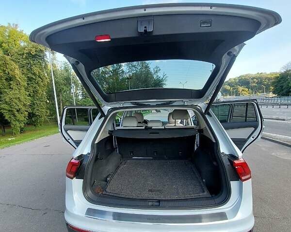 Сірий Фольксваген Тігуан, об'ємом двигуна 1.98 л та пробігом 163 тис. км за 24000 $, фото 29 на Automoto.ua