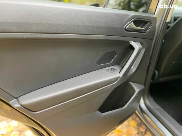 Серый Фольксваген Тигуан, объемом двигателя 2 л и пробегом 205 тыс. км за 16940 $, фото 20 на Automoto.ua