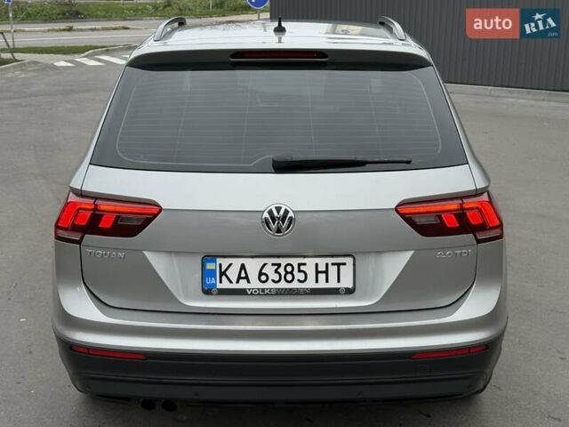 Серый Фольксваген Тигуан, объемом двигателя 2 л и пробегом 263 тыс. км за 18700 $, фото 10 на Automoto.ua