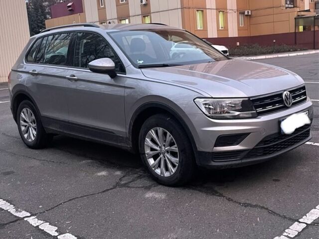 Сірий Фольксваген Тігуан, об'ємом двигуна 2 л та пробігом 250 тис. км за 15900 $, фото 6 на Automoto.ua