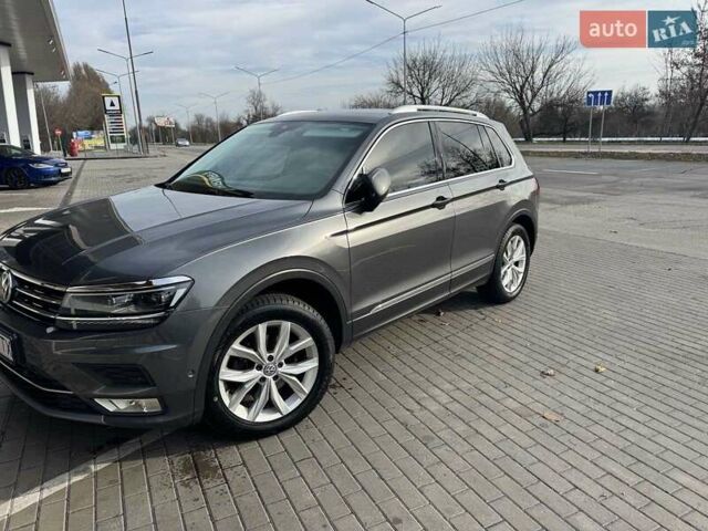 Серый Фольксваген Тигуан, объемом двигателя 2 л и пробегом 197 тыс. км за 22900 $, фото 3 на Automoto.ua