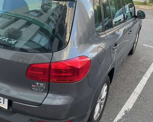 Серый Фольксваген Тигуан, объемом двигателя 1.98 л и пробегом 120 тыс. км за 15700 $, фото 6 на Automoto.ua