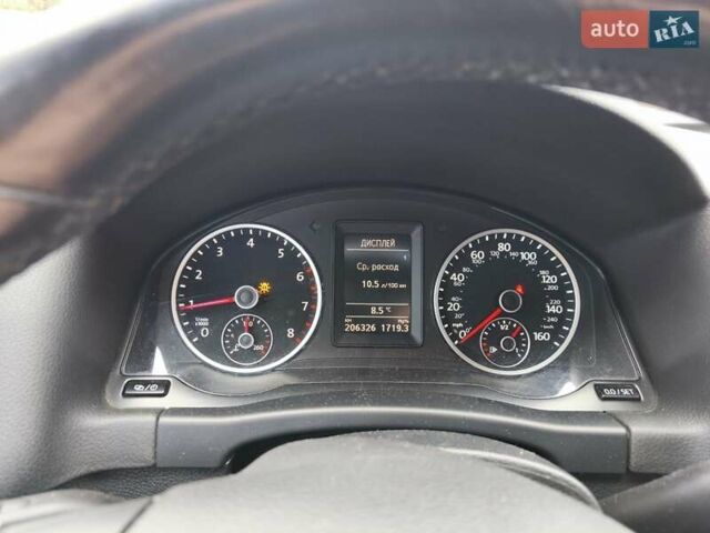 Сірий Фольксваген Тігуан, об'ємом двигуна 1.98 л та пробігом 206 тис. км за 13500 $, фото 5 на Automoto.ua