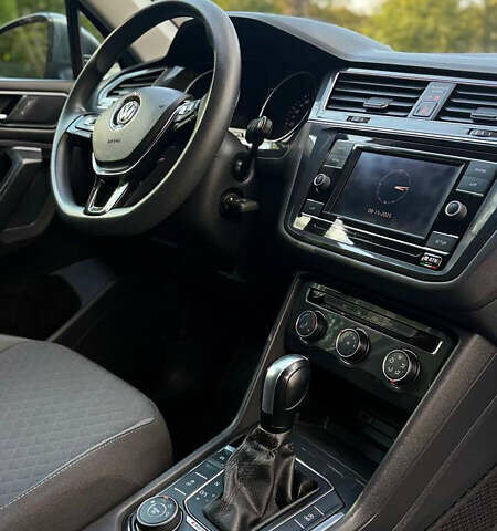 Сірий Фольксваген Тігуан, об'ємом двигуна 1.98 л та пробігом 149 тис. км за 17800 $, фото 35 на Automoto.ua