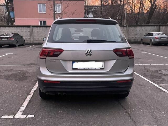 Сірий Фольксваген Тігуан, об'ємом двигуна 2 л та пробігом 250 тис. км за 15900 $, фото 10 на Automoto.ua