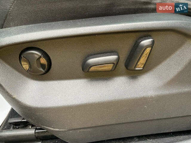 Серый Фольксваген Тигуан, объемом двигателя 2 л и пробегом 205 тыс. км за 16940 $, фото 29 на Automoto.ua