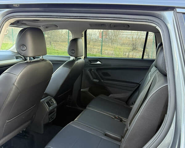 Серый Фольксваген Тигуан, объемом двигателя 2 л и пробегом 240 тыс. км за 14999 $, фото 17 на Automoto.ua