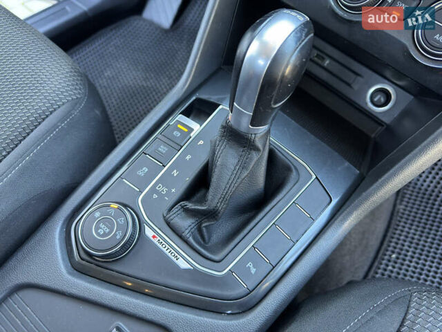 Сірий Фольксваген Тігуан, об'ємом двигуна 1.98 л та пробігом 84 тис. км за 23750 $, фото 63 на Automoto.ua