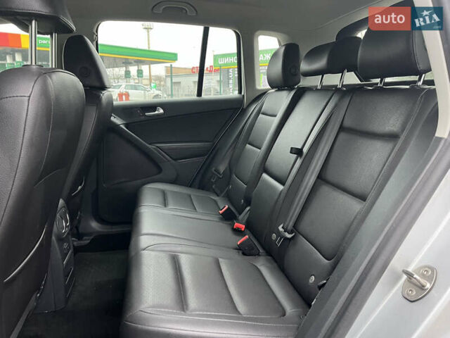 Серый Фольксваген Тигуан, объемом двигателя 2 л и пробегом 172 тыс. км за 10990 $, фото 12 на Automoto.ua