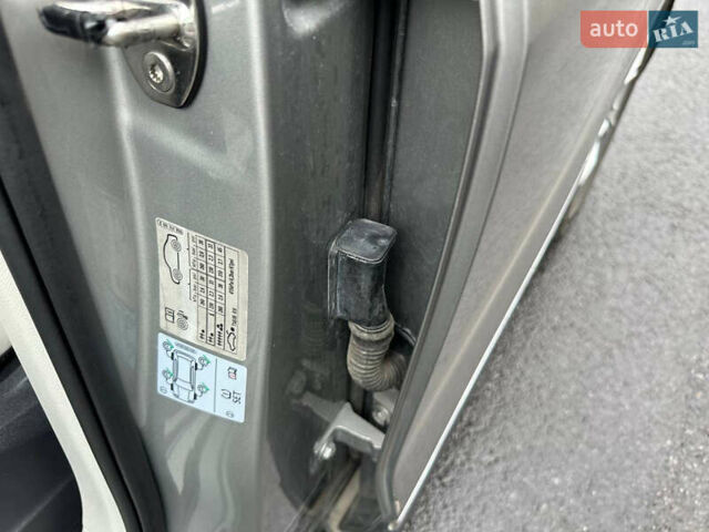 Серый Фольксваген Тигуан, объемом двигателя 1.97 л и пробегом 149 тыс. км за 25500 $, фото 33 на Automoto.ua