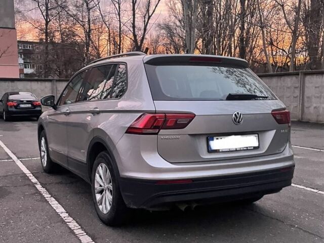 Сірий Фольксваген Тігуан, об'ємом двигуна 2 л та пробігом 250 тис. км за 15900 $, фото 12 на Automoto.ua