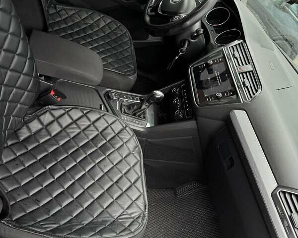 Серый Фольксваген Тигуан, объемом двигателя 1.97 л и пробегом 170 тыс. км за 24900 $, фото 13 на Automoto.ua