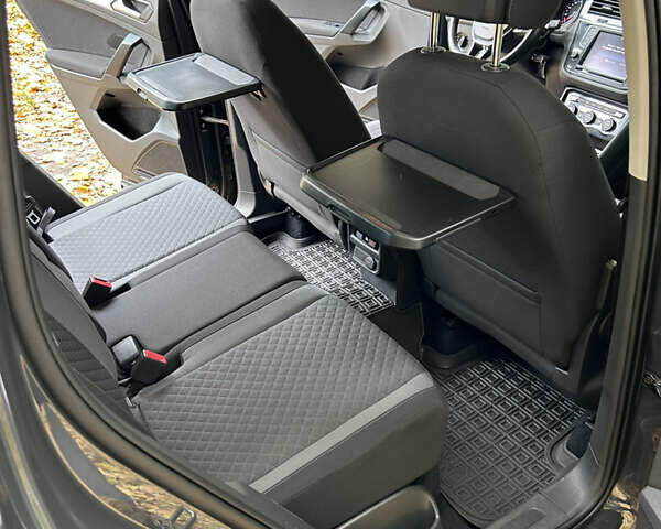 Серый Фольксваген Тигуан, объемом двигателя 1.98 л и пробегом 265 тыс. км за 20999 $, фото 9 на Automoto.ua