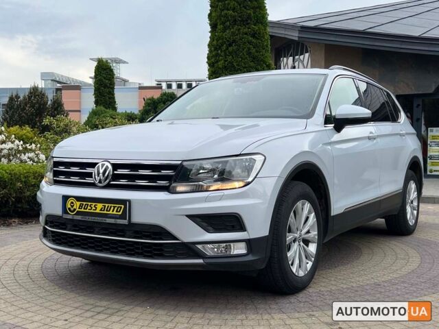 Сірий Фольксваген Тігуан, об'ємом двигуна 2 л та пробігом 60 тис. км за 24699 $, фото 2 на Automoto.ua