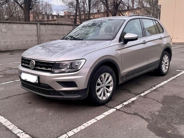 Сірий Фольксваген Тігуан, об'ємом двигуна 2 л та пробігом 250 тис. км за 15900 $, фото 13 на Automoto.ua