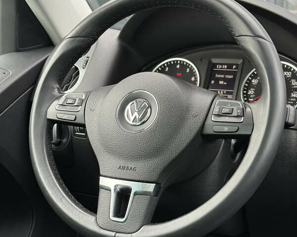 Серый Фольксваген Тигуан, объемом двигателя 2 л и пробегом 181 тыс. км за 15000 $, фото 18 на Automoto.ua