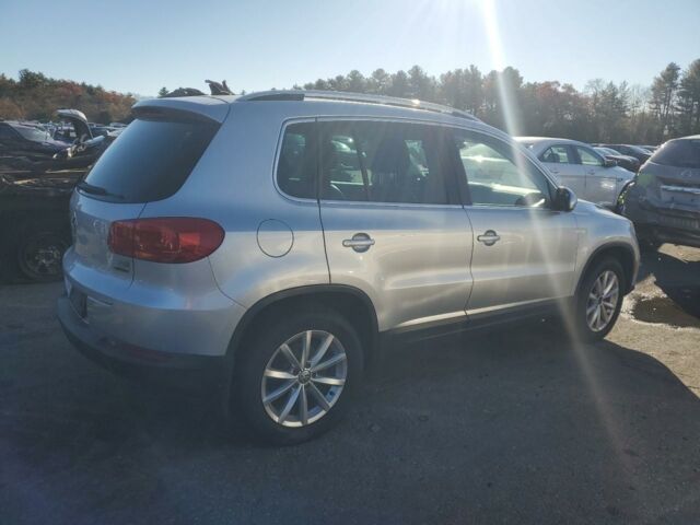 Сірий Фольксваген Тігуан, об'ємом двигуна 2 л та пробігом 156 тис. км за 9200 $, фото 5 на Automoto.ua