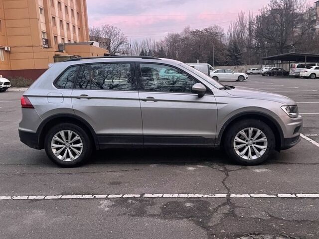 Сірий Фольксваген Тігуан, об'ємом двигуна 2 л та пробігом 250 тис. км за 15900 $, фото 8 на Automoto.ua