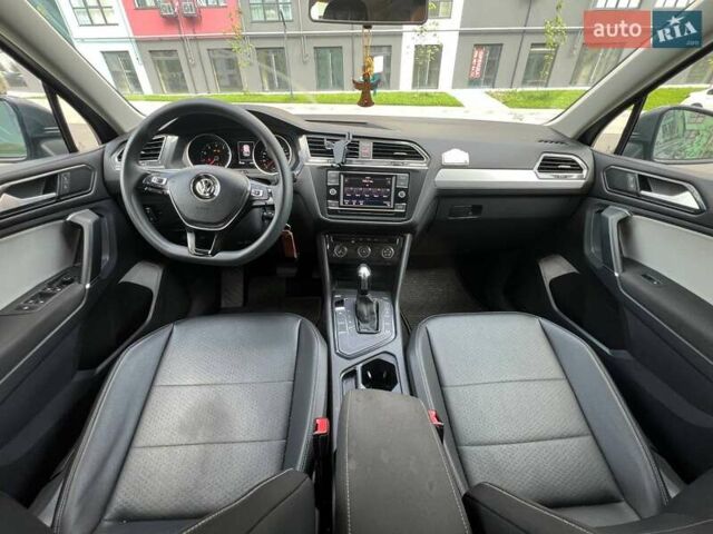 Сірий Фольксваген Тігуан, об'ємом двигуна 1.98 л та пробігом 98 тис. км за 17200 $, фото 13 на Automoto.ua