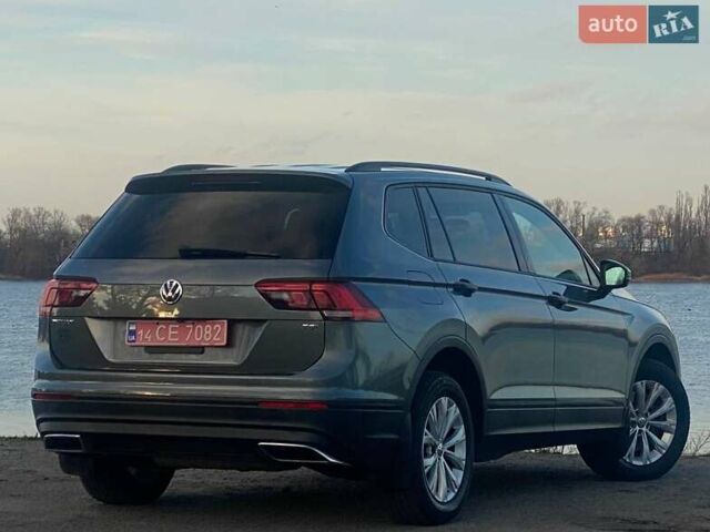 Серый Фольксваген Тигуан, объемом двигателя 2 л и пробегом 264 тыс. км за 15500 $, фото 5 на Automoto.ua