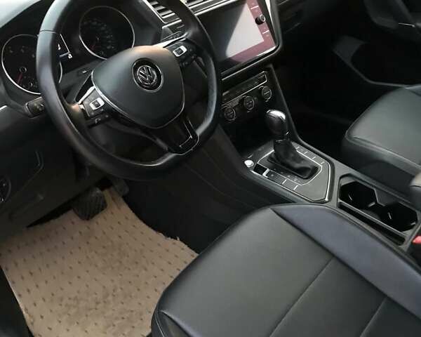 Серый Фольксваген Тигуан, объемом двигателя 2 л и пробегом 75 тыс. км за 20000 $, фото 8 на Automoto.ua