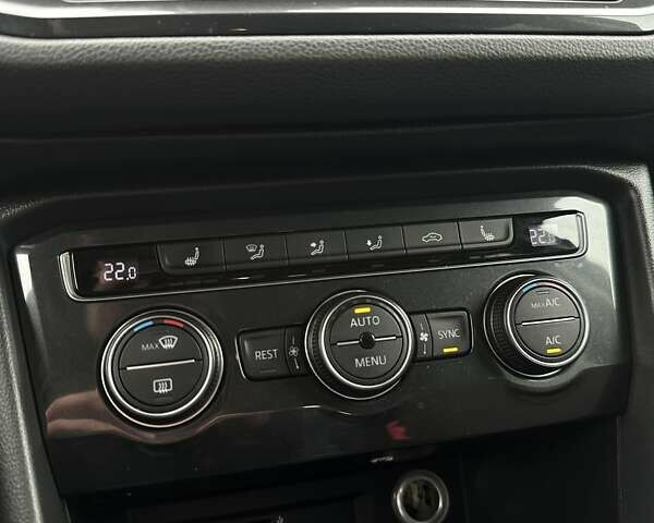 Серый Фольксваген Тигуан, объемом двигателя 1.97 л и пробегом 165 тыс. км за 25999 $, фото 40 на Automoto.ua